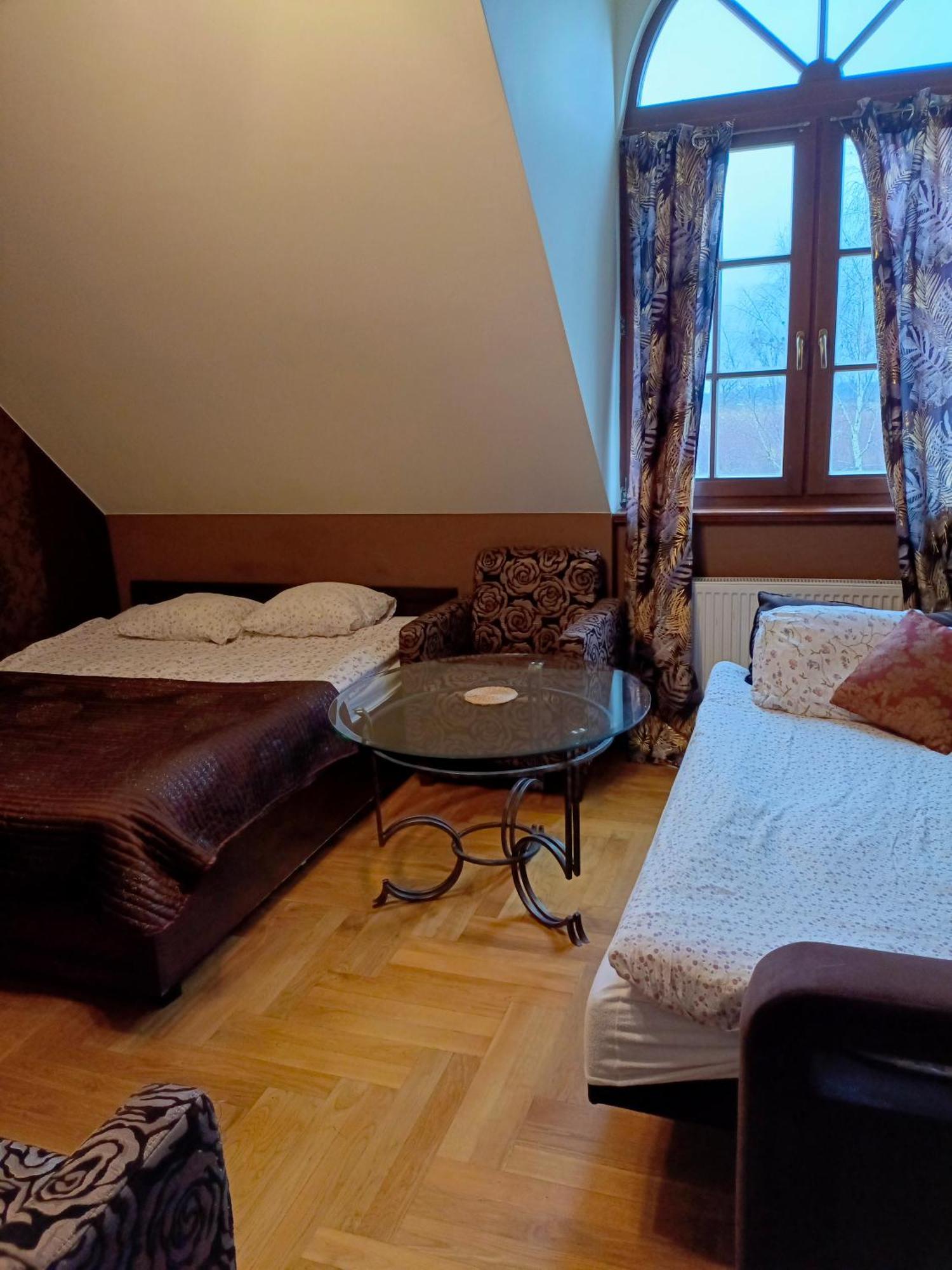 Dwor Pod Rozami Bed & Breakfast Smolec Room photo